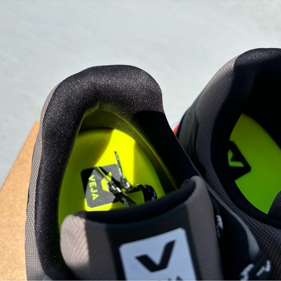 NEW! VEJA FITZ ROY SHELL TOE HYBRID TRAIL RUNNERS MENS SHOES TRAVEL SNEAKERS - Picture 2 of 8